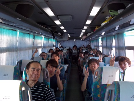 バス車内